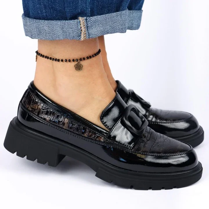 Jakie półbuty damskie wybrać do pracy? Eleganckie modele na co dzień