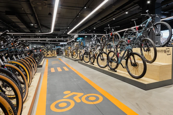 Obraz do artykułu: Nowy, ogromny salon rowerowy w Rzeszowie. Ponad 500 rowerów i tor testowy dla klientów