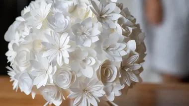 Kwiaty wychodzą z tkaniny. „Bloom & Shape” Olhi Hovery-Dziubałtowskiej
