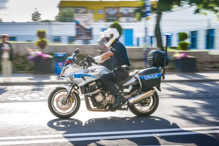 Policja Rzeszów: Patrol rowerowy z mieleckiej komendy czuwał nad bezpieczeństwem uczestników rajdu rowerowego