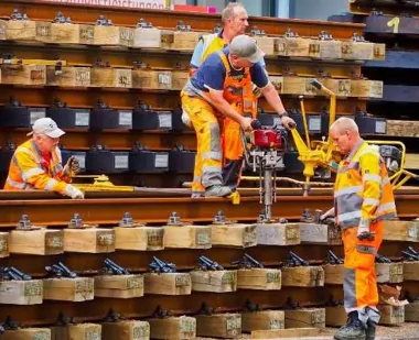 Droga KDG na przedłużeniu al. Krzyżanowskiego gotowa – 1,4 km z chodnikami i ścieżkami