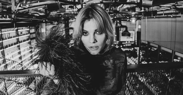 Grafika promocyjna wydarzenia Ania Dąbrowska „Subtelnie” — trasa akustyczna w Rzeszowie