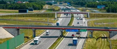 Upał na trasie może uśpić kierowcę. GDDKiA radzi, jak jechać bezpiecznie