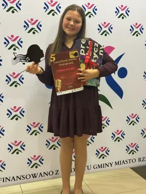 Młode głosy z Rzeszowa podbiły scenę - sukces wokalistek w finale festiwalu