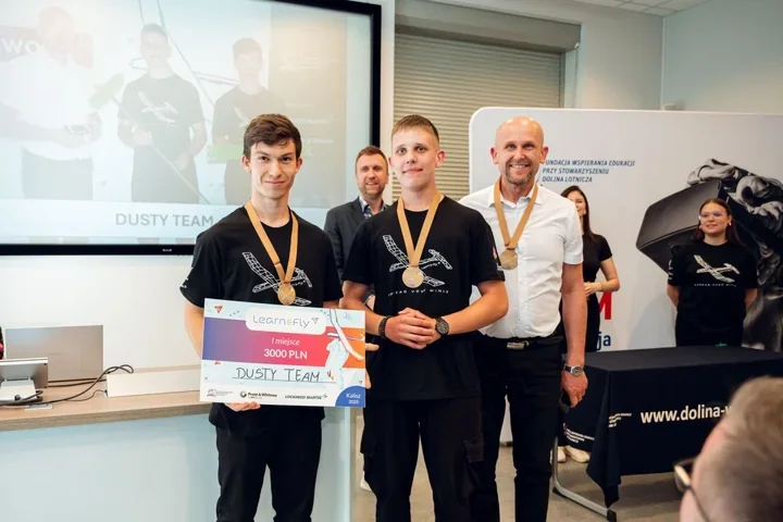 Uczniowie projektują samoloty i spotkają branżę - rusza Learn&Fly 2026