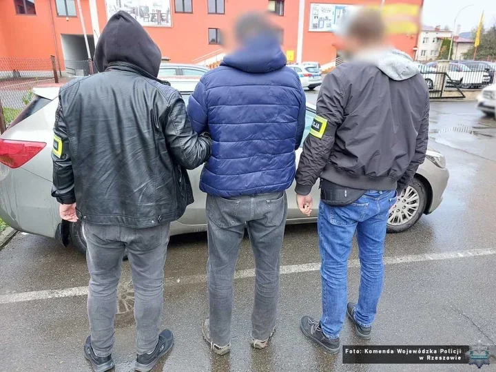 83 zarzuty korupcyjne w Krośnie. Pojazdów nie było na stacji