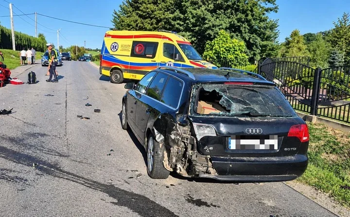 Motocyklista uderzył w Audi w Futomie. Na miejsce wezwano LPR