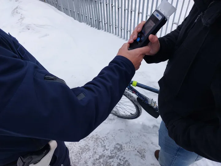 Zatrzymali pijanego rowerzystę z ponad 3 promilami - mandat 2,5 tys. zaskoczył go