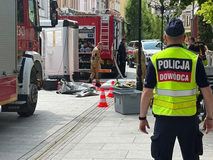 Dymiąca paczka na uczelni w Rzeszowie - służby ćwiczyły najgorszy scenariusz