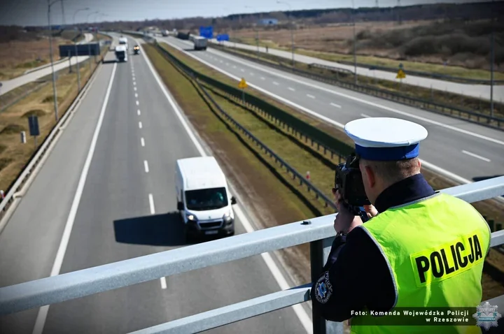 Na A4 23 kierowców popełniło błąd, który odbiera czas na reakcję