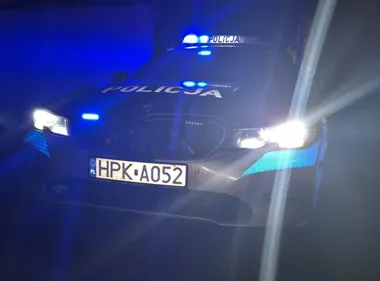 Kierowca Renault zasnął po alkoholu. Świadek przerwał jego jazdę w Strzyżowie