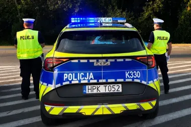 Miał odebrać samochód po zatrzymaniu. Żona przyjechała po alkoholu