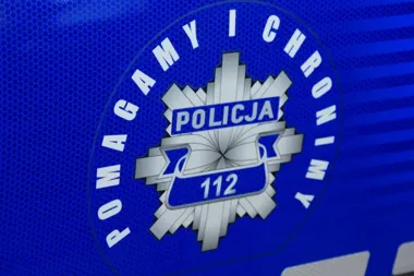10-miesięczne dziecko zostało w aucie. Policjanci wybili szybę w Jarosławiu