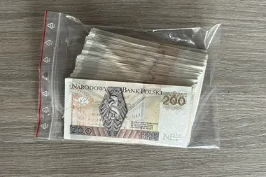 Drzwi sypialni zamknięte od środka. Z domu zniknęło 18 tysięcy złotych