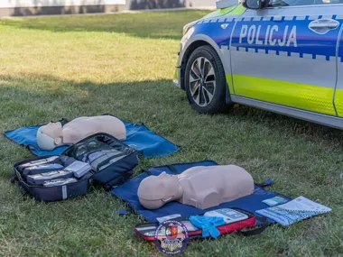 Policjanci z Leżajska sprawdzali wiedzę uczestników pikniku w Chałupkach Dębniańskich
