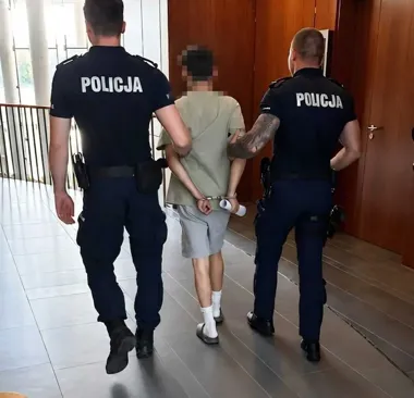 W Dynowie zwabili 18-latka do auta i wywieźli do lasu. Dwóch aresztowanych