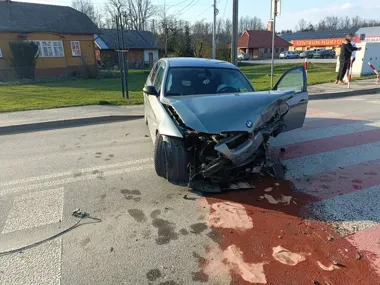 Drift w Osieku Jasielskim skończył się uderzeniem w Volvo i utratą prawa jazdy