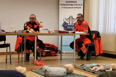 Policjanci z Ustrzyk Dolnych ćwiczyli scenariusz, który może uratować życie