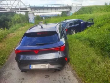 Pościg ulicami Jasła skończył się narkotykami wyrzucanymi z Audi