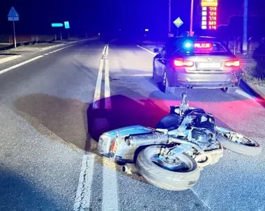 Pościg w Jeżowem zakończył się kolizją. 19-latek uciekał także pieszo