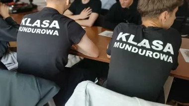 Odciski palców pod lupą uczniów w Przemyślu - tak wygląda praca technika