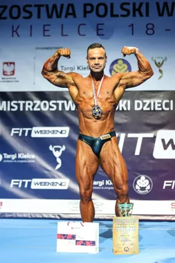 Podkarpacki policjant wszedł na podium Europy i świata kulturystyki