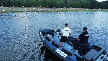 Policja ruszyła na Maziarnię - nowa łódź już patroluje akwen