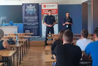 Studenci w Krośnie usłyszeli, jak wygląda nabór do Policji od środka