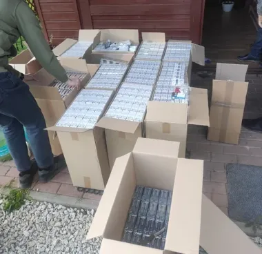 W Kia i na posesji czekał magazyn z 130 tysiącami papierosów bez akcyzy