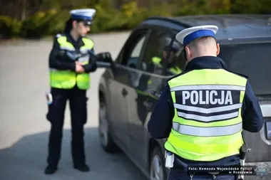 Wielkanocne patrole ruszą na drogi. Ciężarówki też staną na zakazie
