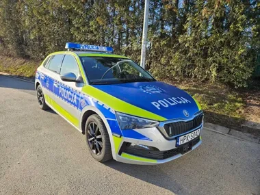 Zatrzymali go za prędkość, po chwili ruszyli z eskortą do szpitala