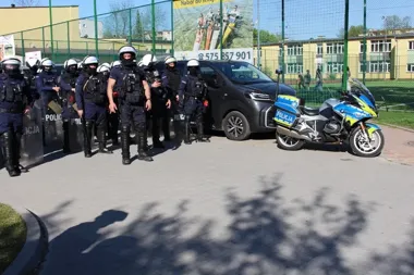 Tarnobrzeg pod policyjną osłoną - mecz Siarki i KSZO bez incydentów