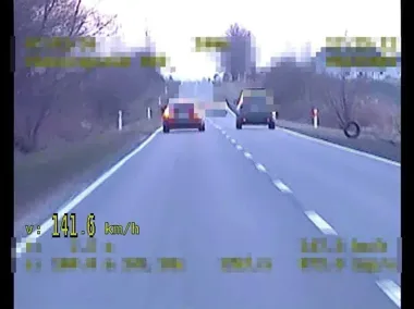 Porsche pędził 86 km/h ponad limit - 8 praw jazdy zatrzymanych