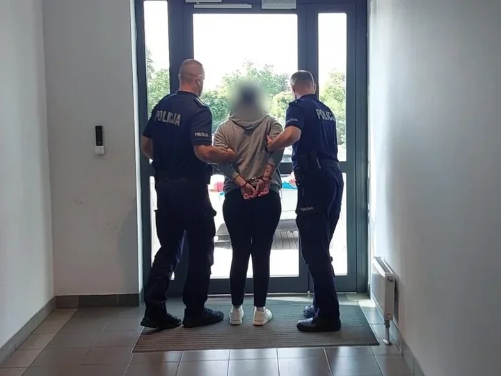 Szklana butelka przed sklepem w Soninie. 40-latka trafiła do aresztu