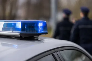 Dzielnicowi z Rymanowa zatrzymali 19-latka poszukiwanego przez sąd