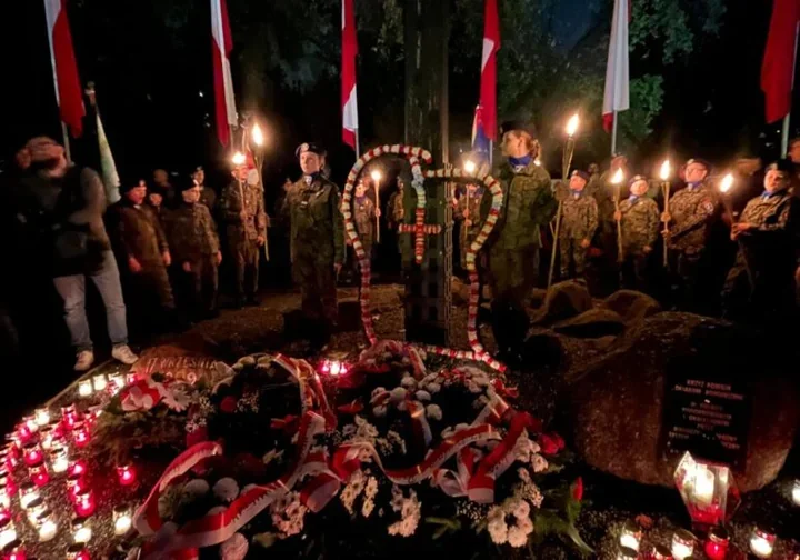 Wiązanka pod Krzyżem-Pomnikiem. W Rzeszowie uczczono ofiary sowieckiej agresji