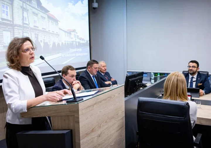 Ponad 2100 uczniów w szkołach powiatu. Maturę zdało 84 proc.