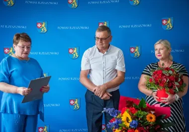 Przed pierwszym dzwonkiem zmiana dyrektora w powiatowej szkole