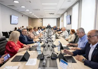 Dwa mosty do wymiany i spadek bezrobocia. Radni powiatu zdecydowali