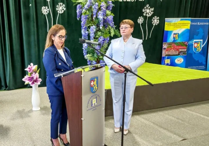 Nowy rok szkolny rozpoczęty. Uroczystość w Dynowie z ważnymi gośćmi