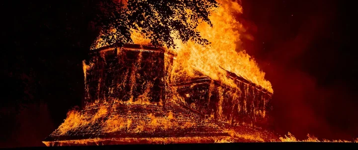 Pożar w sanockim skansenie zniszczył trzy zabytkowe obiekty