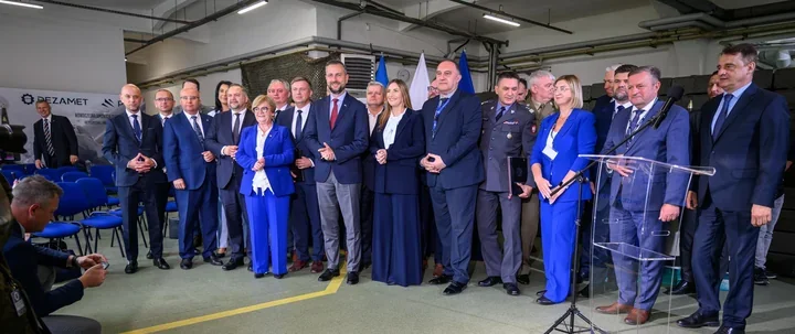 Prawie 80 miliardów złotych dla Podkarpacia. Kontrakty w ramach programu SAFE podpisane!
