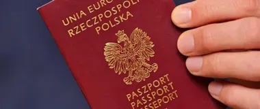 Paszport na wakacje? W Rzeszowie kolejki rosną w oczach